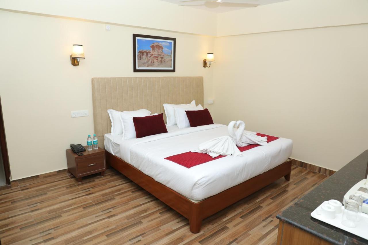 Gadiraju Palace Convention Centre & Hotel Visakhapatnam Ngoại thất bức ảnh