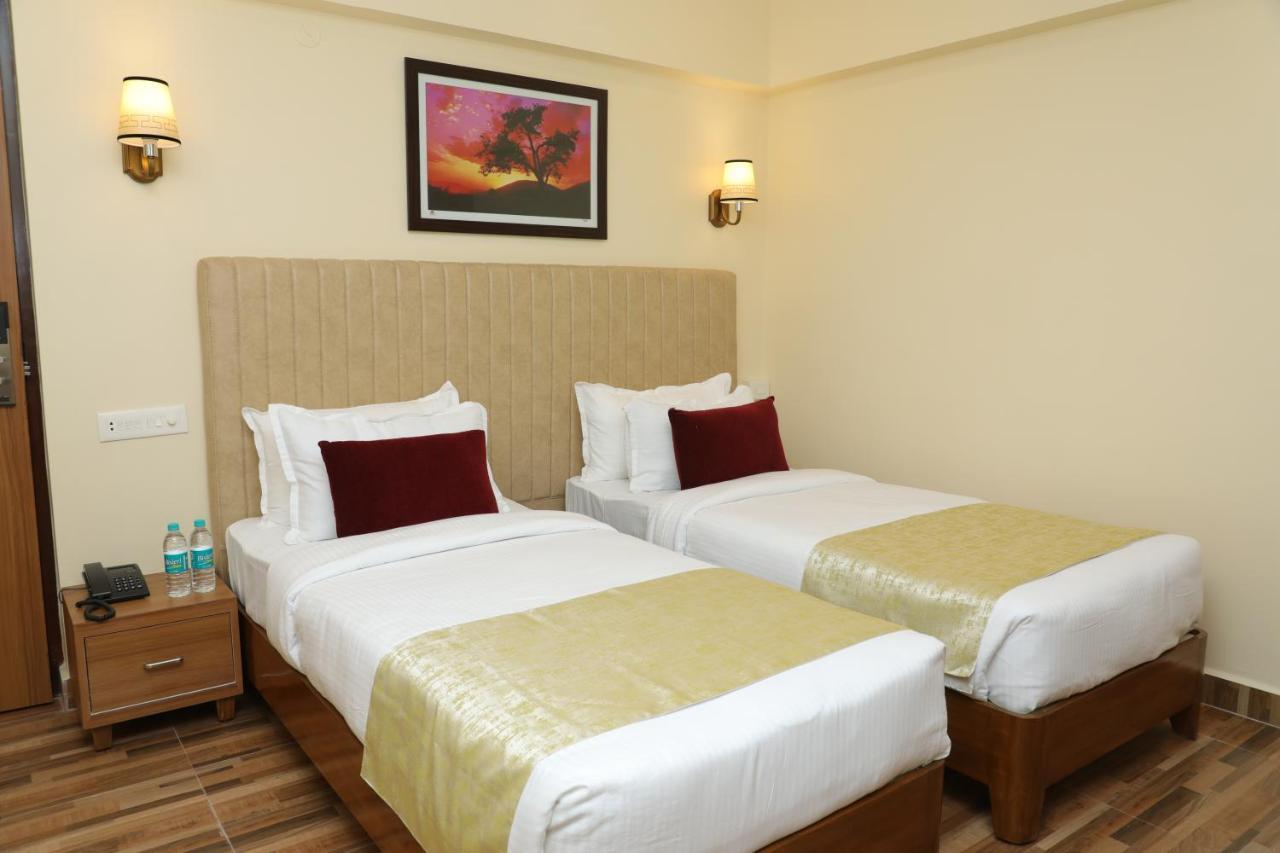 Gadiraju Palace Convention Centre & Hotel Visakhapatnam Ngoại thất bức ảnh