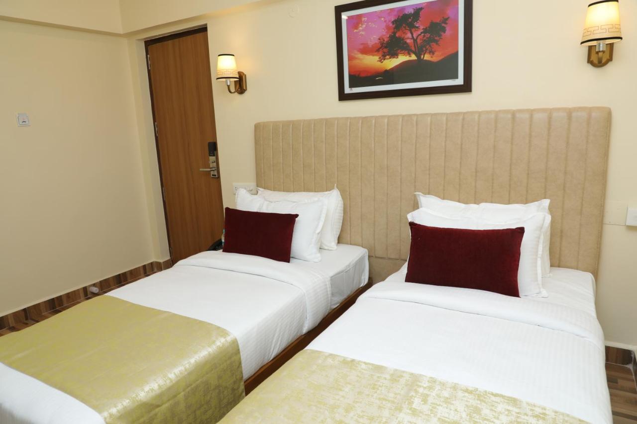 Gadiraju Palace Convention Centre & Hotel Visakhapatnam Ngoại thất bức ảnh