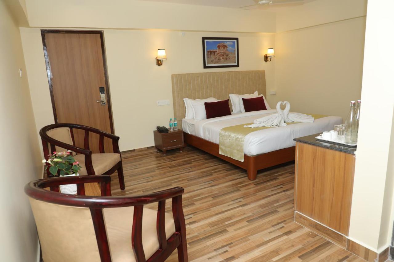 Gadiraju Palace Convention Centre & Hotel Visakhapatnam Ngoại thất bức ảnh