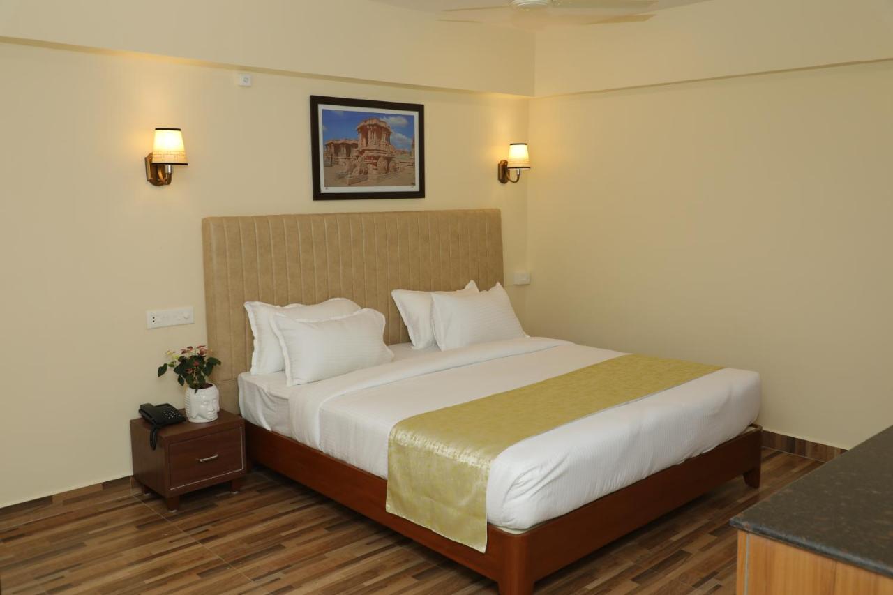 Gadiraju Palace Convention Centre & Hotel Visakhapatnam Ngoại thất bức ảnh
