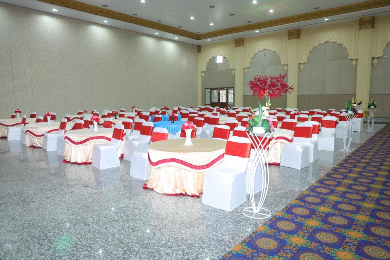 Gadiraju Palace Convention Centre & Hotel Visakhapatnam Ngoại thất bức ảnh