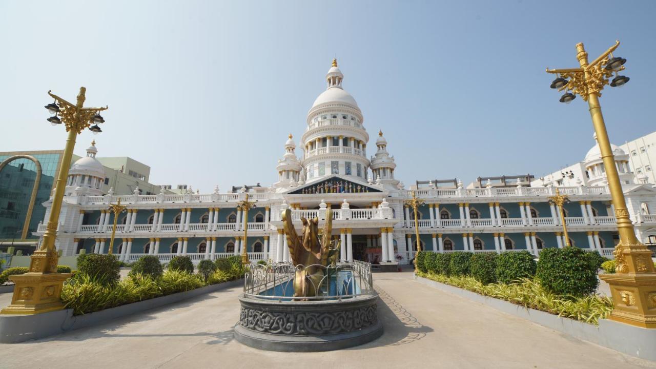 Gadiraju Palace Convention Centre & Hotel Visakhapatnam Ngoại thất bức ảnh