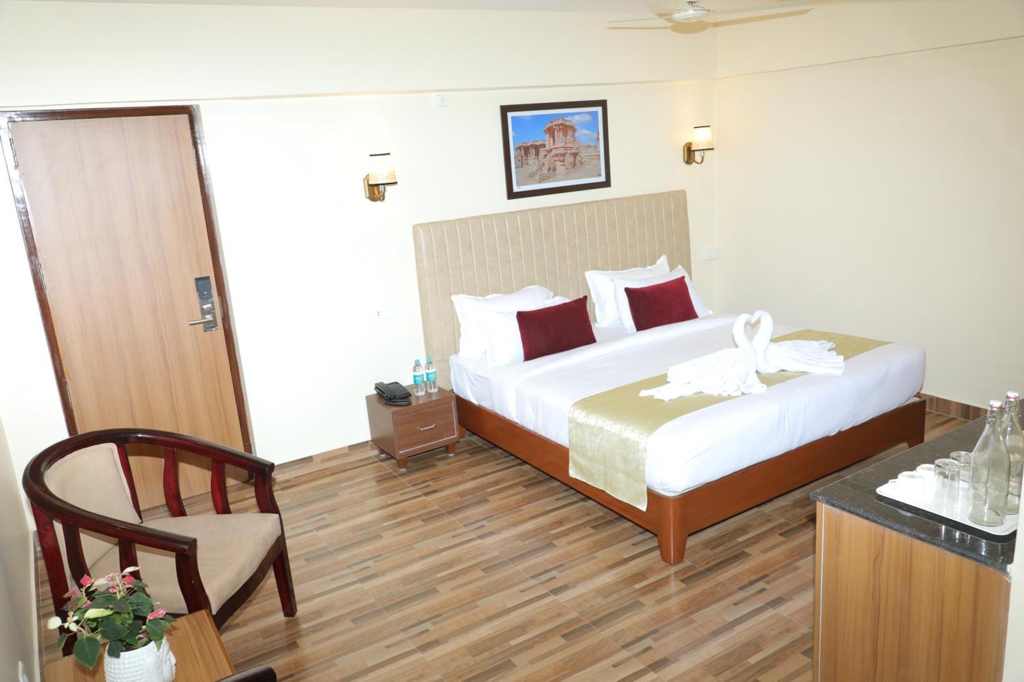 Gadiraju Palace Convention Centre & Hotel Visakhapatnam Ngoại thất bức ảnh